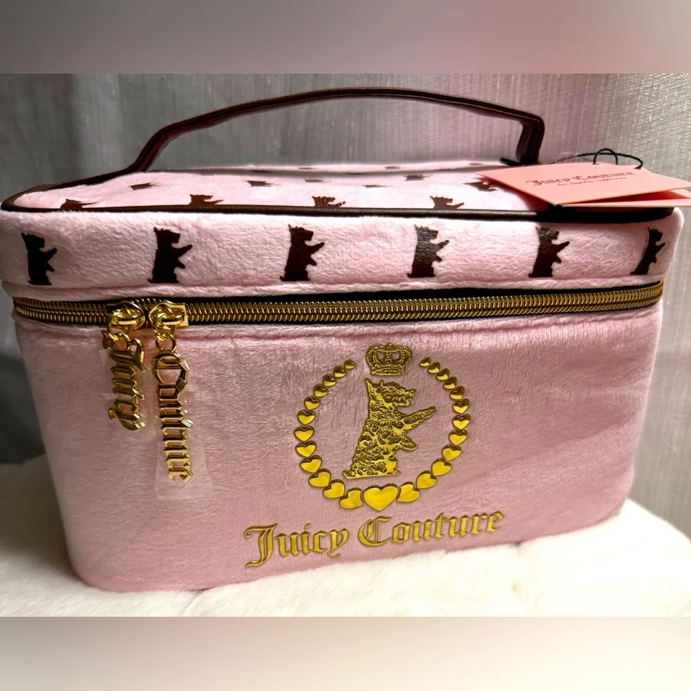 NEW Juicy Couture Pink Fuzzy Travel Cosmetics Bag - Picture 1 of 8